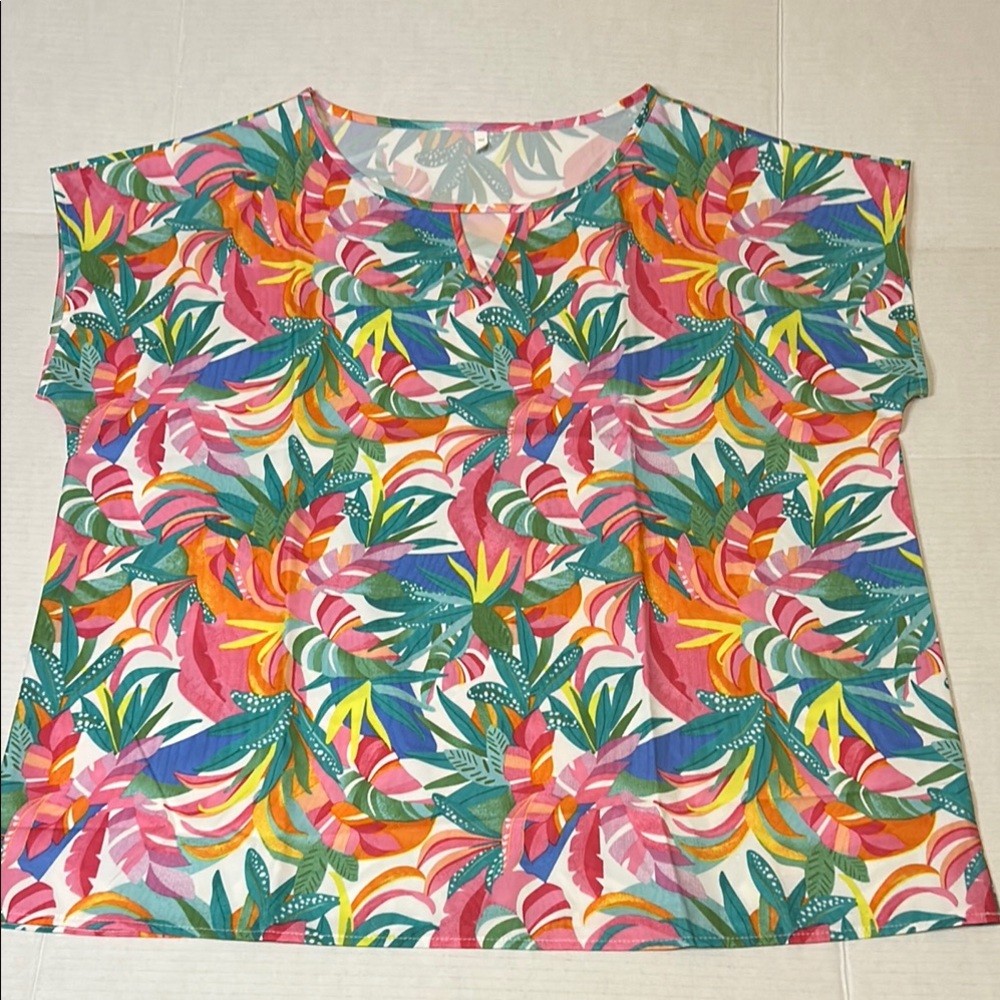 XXL Colorful Tropical Print Women's Top with cute neck V-keyhole cutout